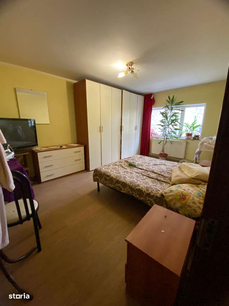 2 DECOMANDATE spatios, etajul 2, bloc 1985, centrala, Stefan cel Mare - Imagine principală: 4/14