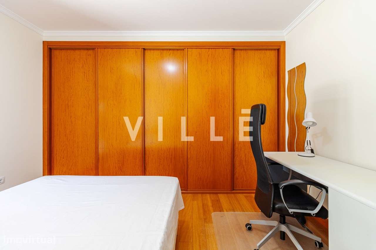 Apartamento T2 com Garagem Fechada e Arrumo no Glicinias-15