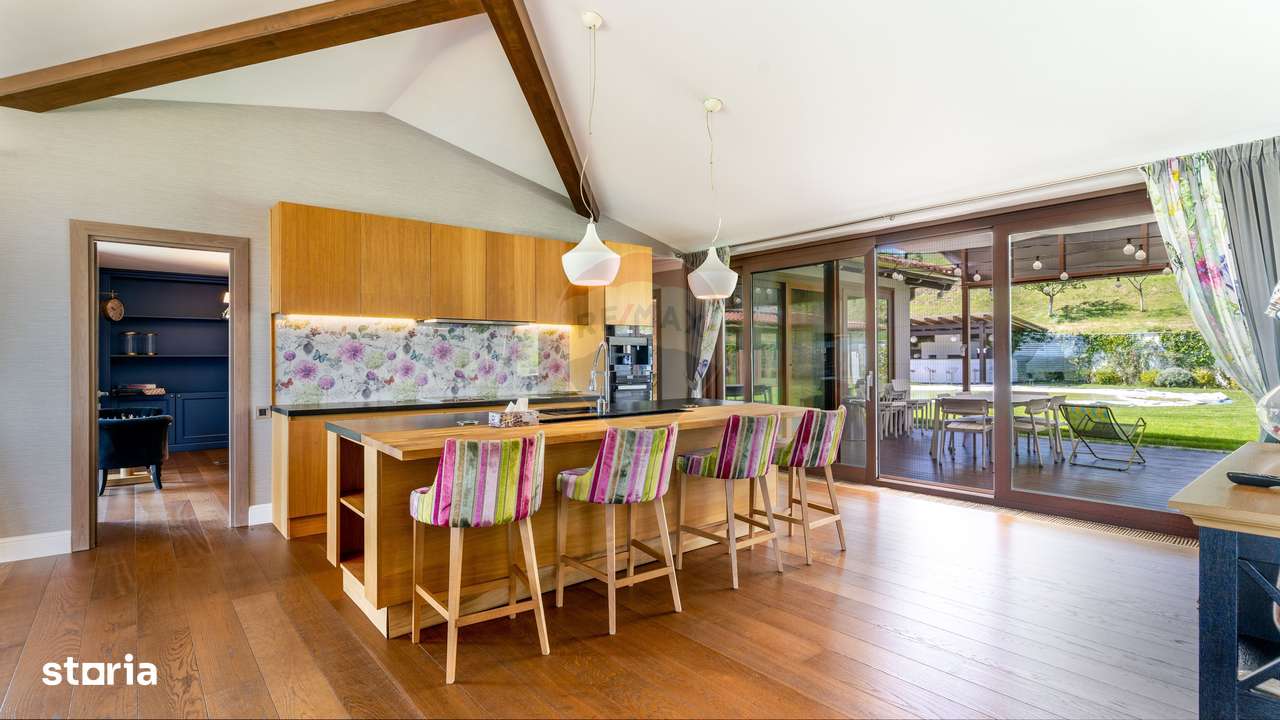 Reședință modernă, pe un singur nivel | Piscină spectaculoasă - Imagine principală: 5/20