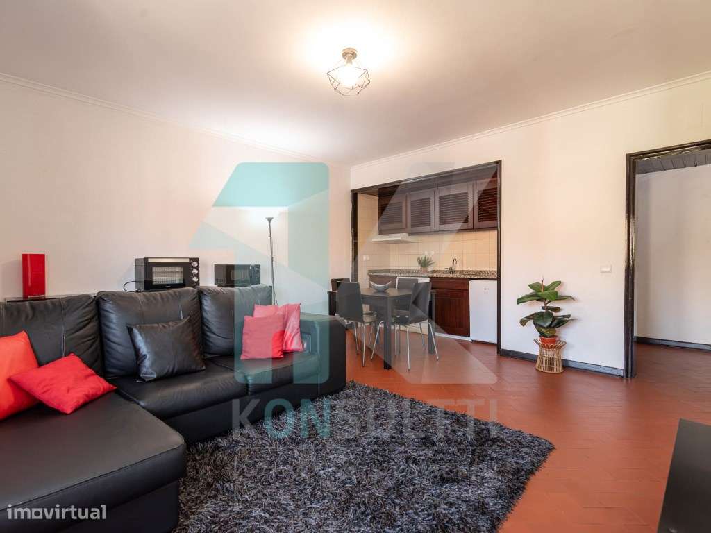 Apartamento T1 c/varanda junto à Praia de Santo Amaro de Oeiras-4