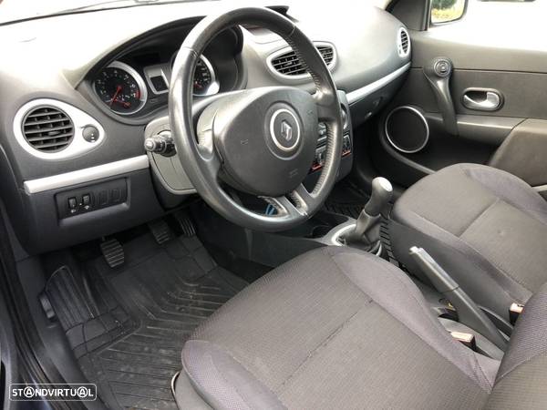 Renault Clio 1.2 16V Confort Dynamique - 8