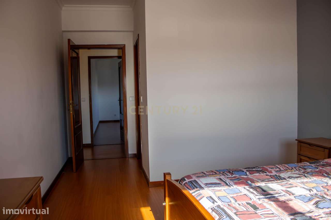 Moradia moderna | 3 pisos | Vila Nova Foz Côa-53