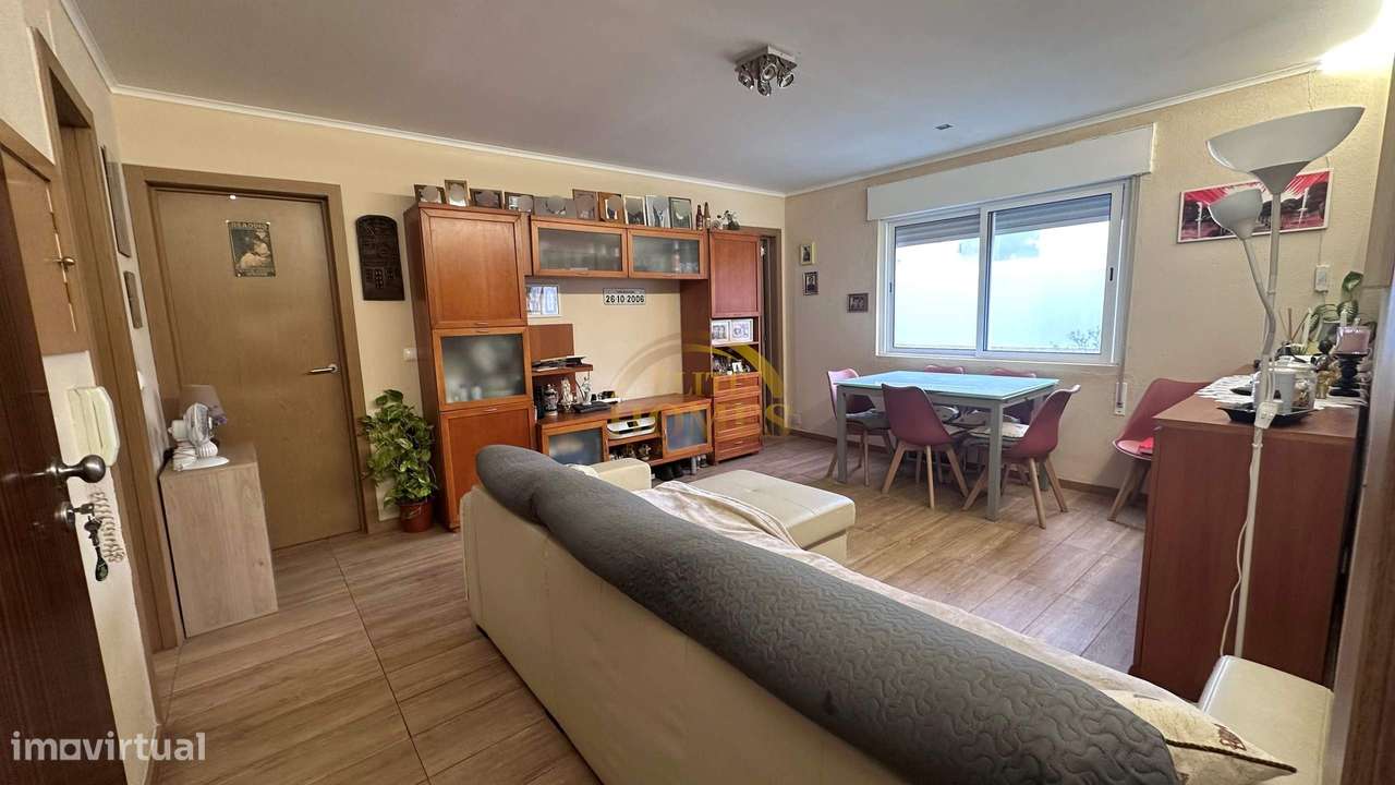 Apartamento T1, atualmente transformado em T1+1, Damaia (Amadora). - Grande imagem: 4/22