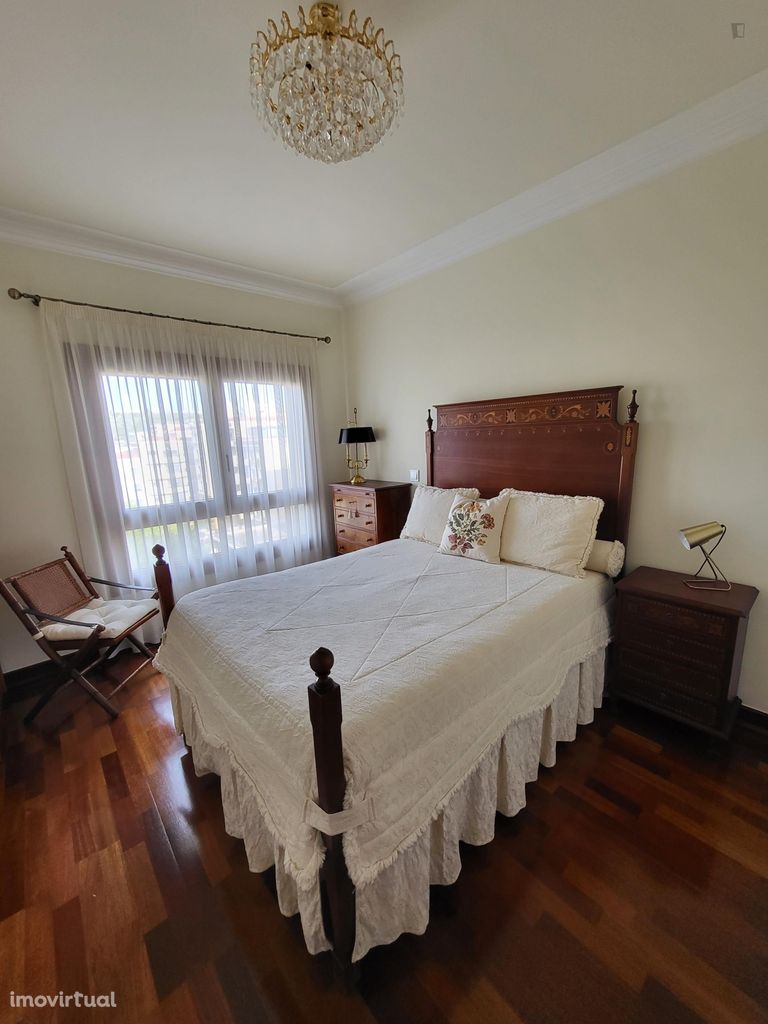 644257 - Quarto com cama de casal em...