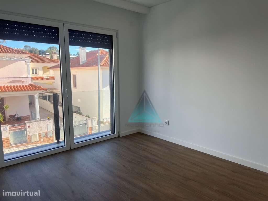 Moradia geminada T4 com excelentes acabamentos Quinta do Desembarga...-35