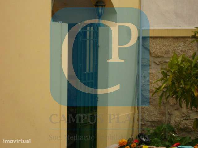 Moradia e Terreno ao Parque de S. Roque, em Campanhã - Grande imagem: 4/18