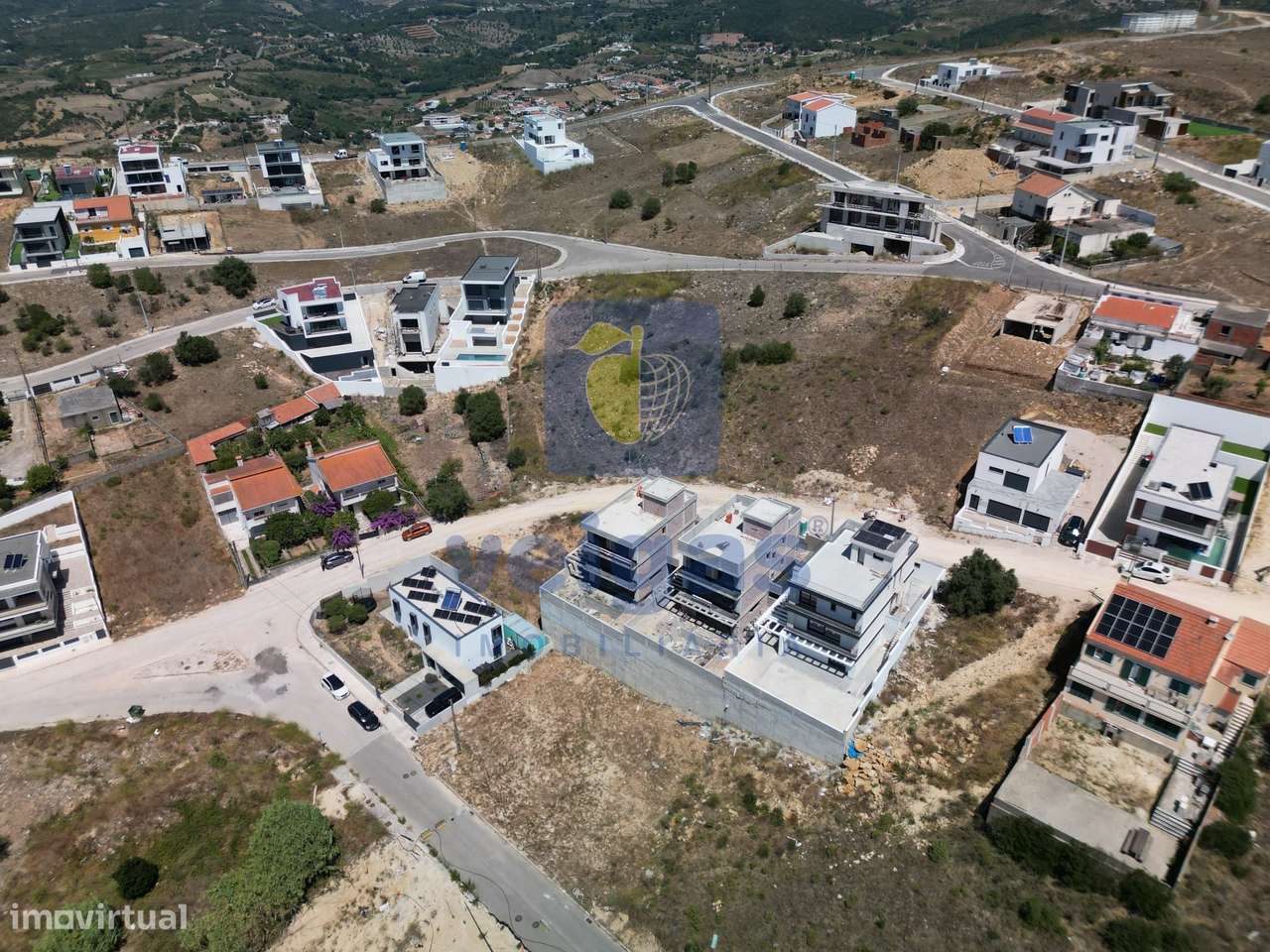 Terreno Urbano em Vialonga com Vista e Acessibilidade-21