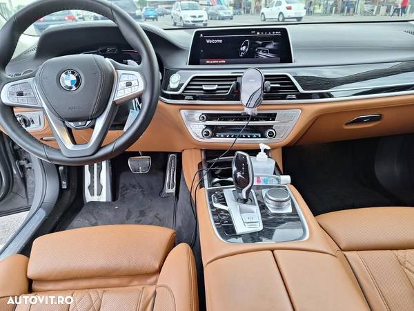 BMW Seria 7 750i xDrive - 14