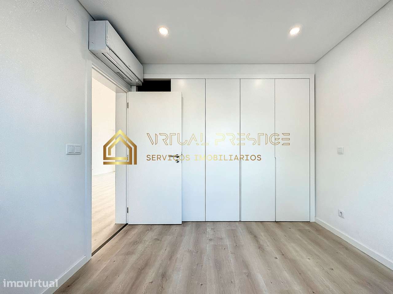 Moradia T4 nova com piscina e garagem – Charneca da Caparica-16