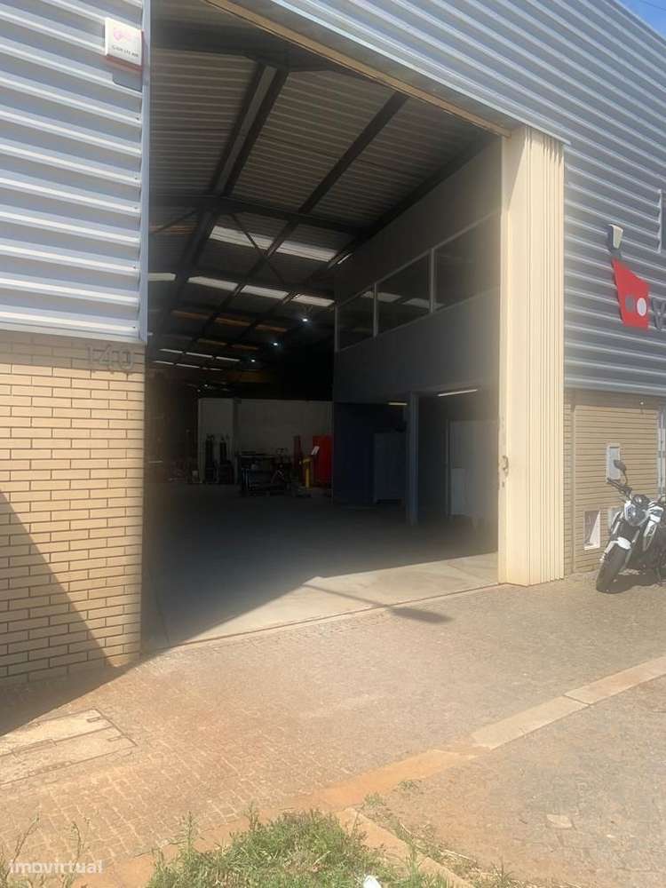 Armazém em Vilar - Bem localizado - ARRENDADO-3