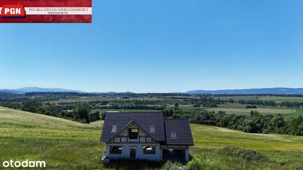 Dom na wzgórzu z panoramicznym widokiem na okolicę-3