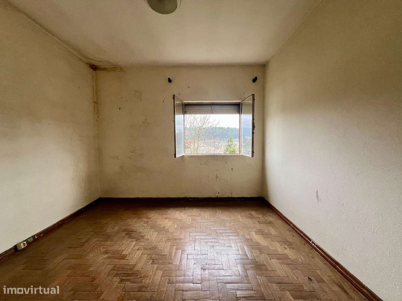 Andar Moradia T3 para Restauro em Celeirós-11