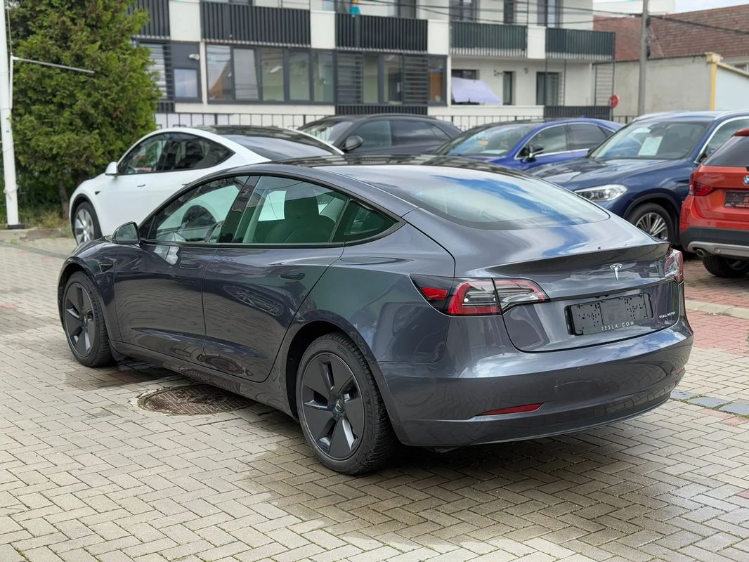 Tesla Model 3 Langstreckenbatterie Allradantrieb Dual Motor - 4