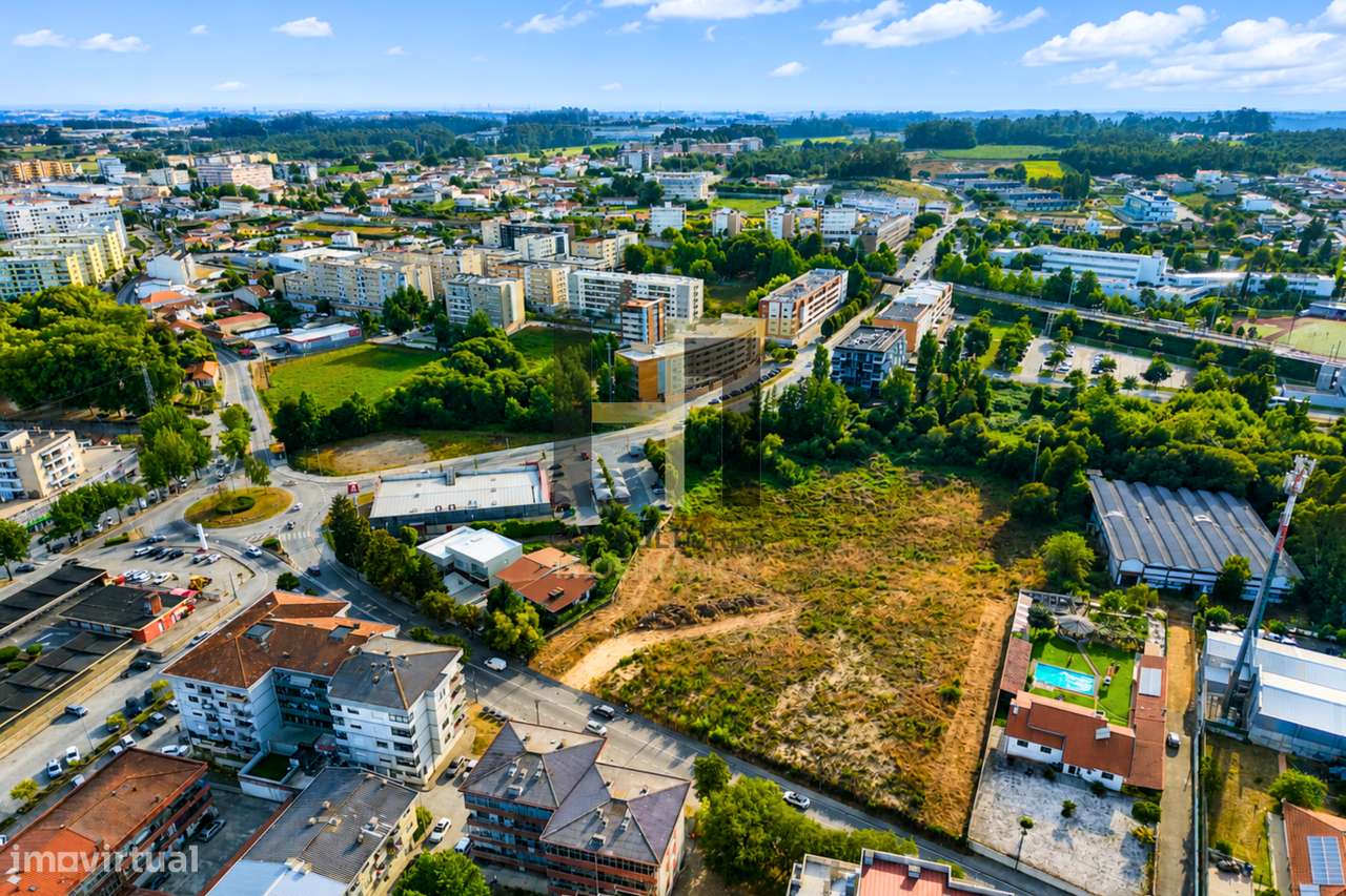 Apartamento T3 com Garagem e Duas Varandas a 5 Minutos do Metro e do I-27