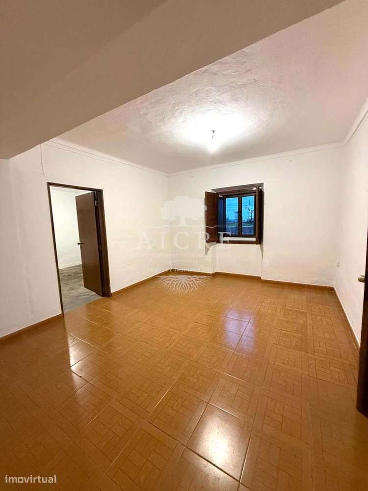 Moradia T2 em localização central nas Alcáçovas – Excelente oportunida - Grande imagem: 2/22