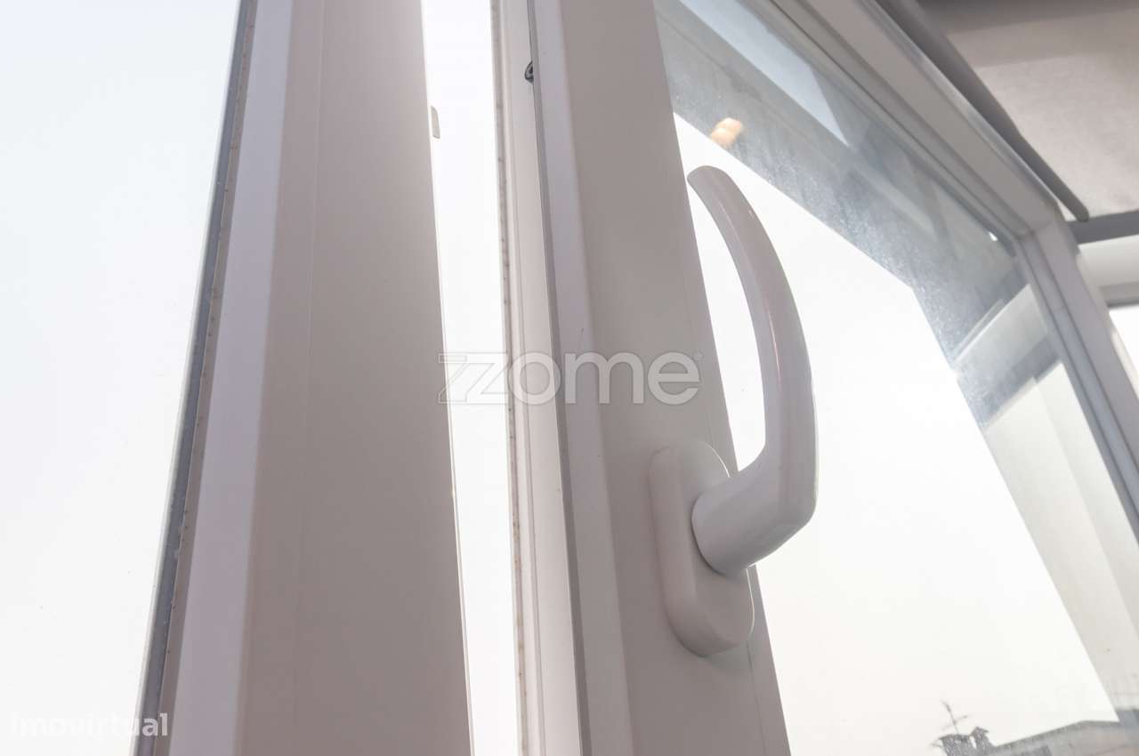 T2 Totalmente Remodelado – 69 m² | Torre da Marinha-9