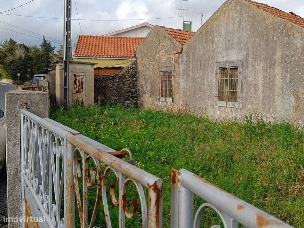 LHL1940 - Terreno urbano, para construção habitação de 880m2 + cave-10