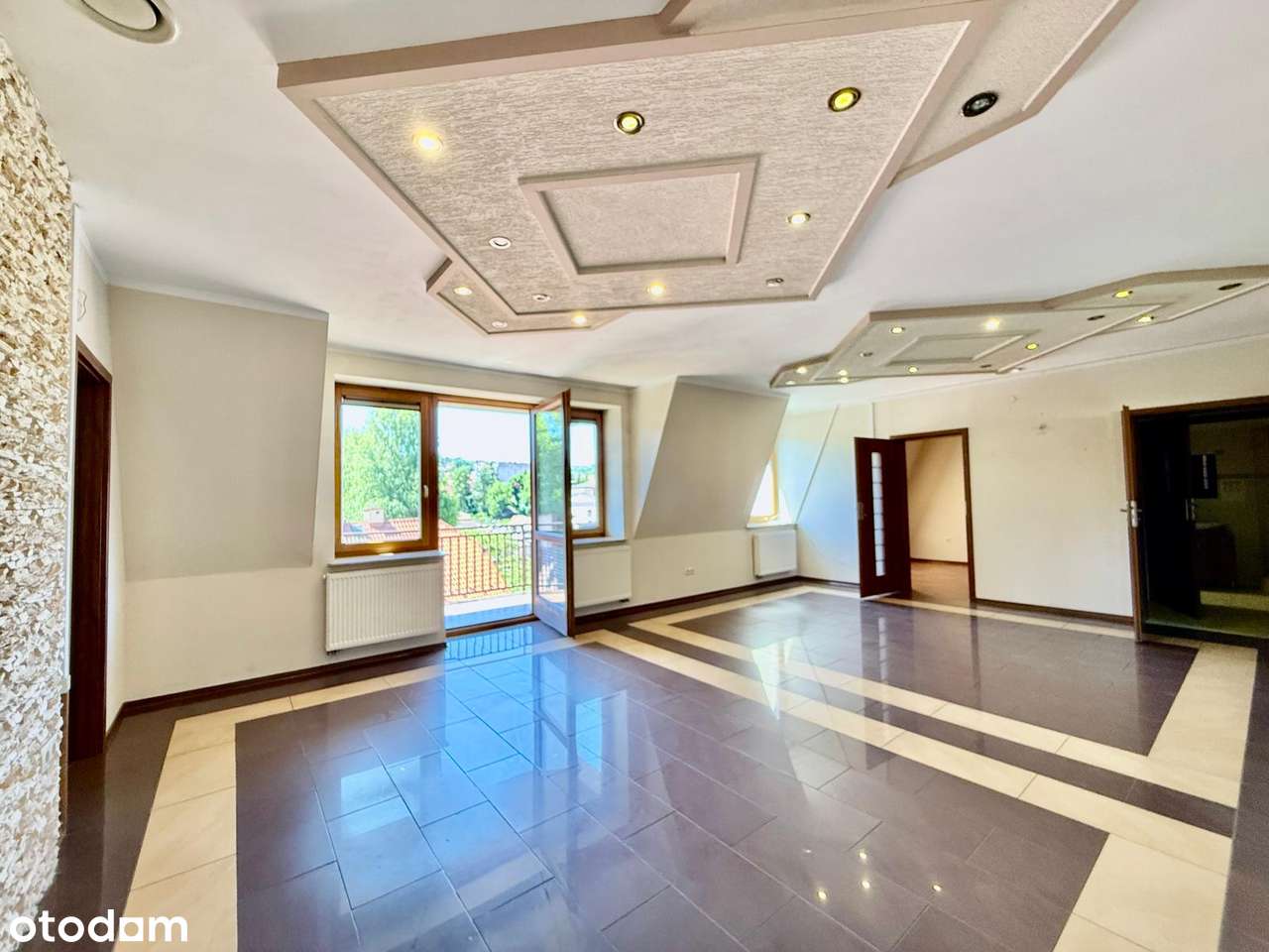 Do wynajęcia przestronny lokal w centrum Wieliczki – ul. Słowackiego - Pełny obrazek: 1/11