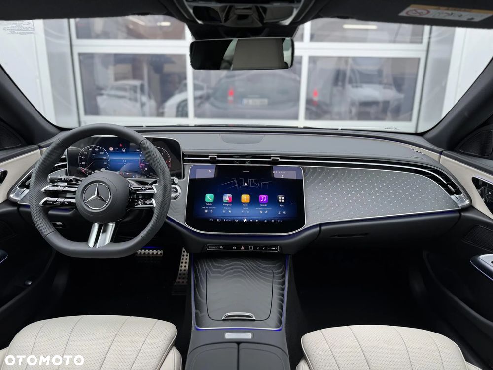 E220d 4Matic kombi, Linia AMG Advanced Plus, Kamera 360, Hak