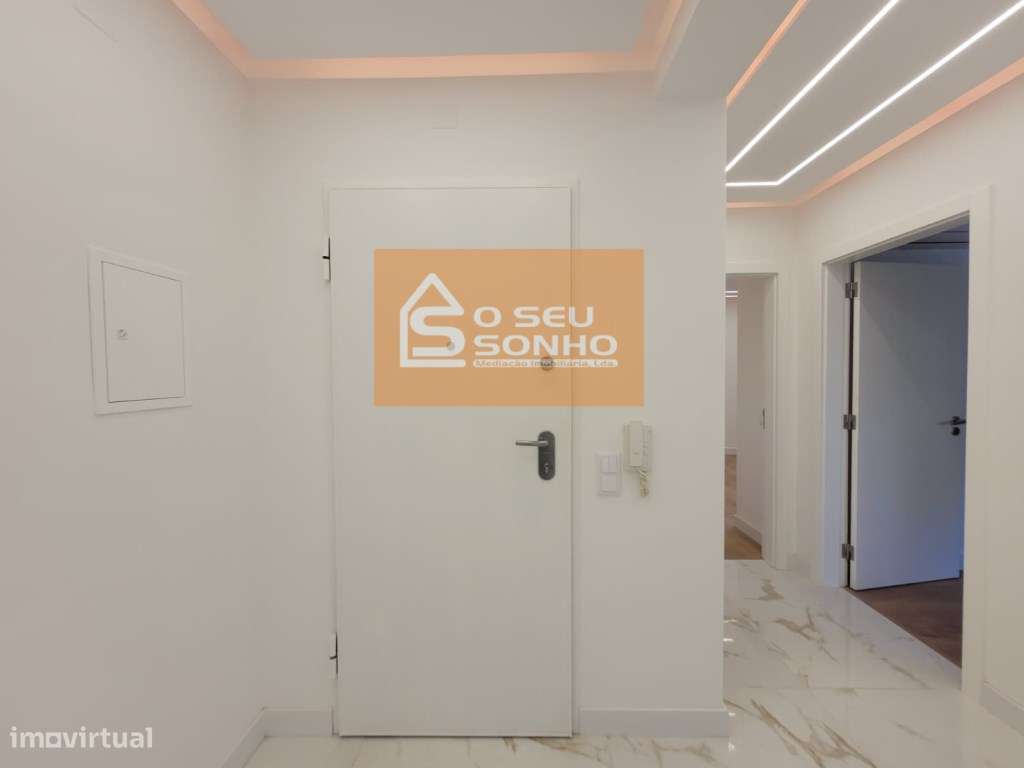 Apartamento T2 na Primeira Linha de Quarteira com Vista Mar-4