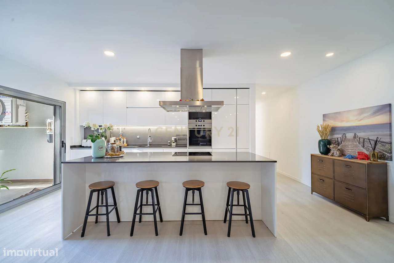 APARTAMENTO T3 COM VARANDA E PARQUEAMENTO- QUINTA DE SANTA TERESA – CH - Grande imagem: 5/52