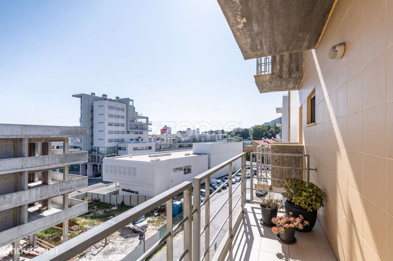 Apartamento T3 com varandas na Abelheira | Viana do Castelo - Grande imagem: 5/35