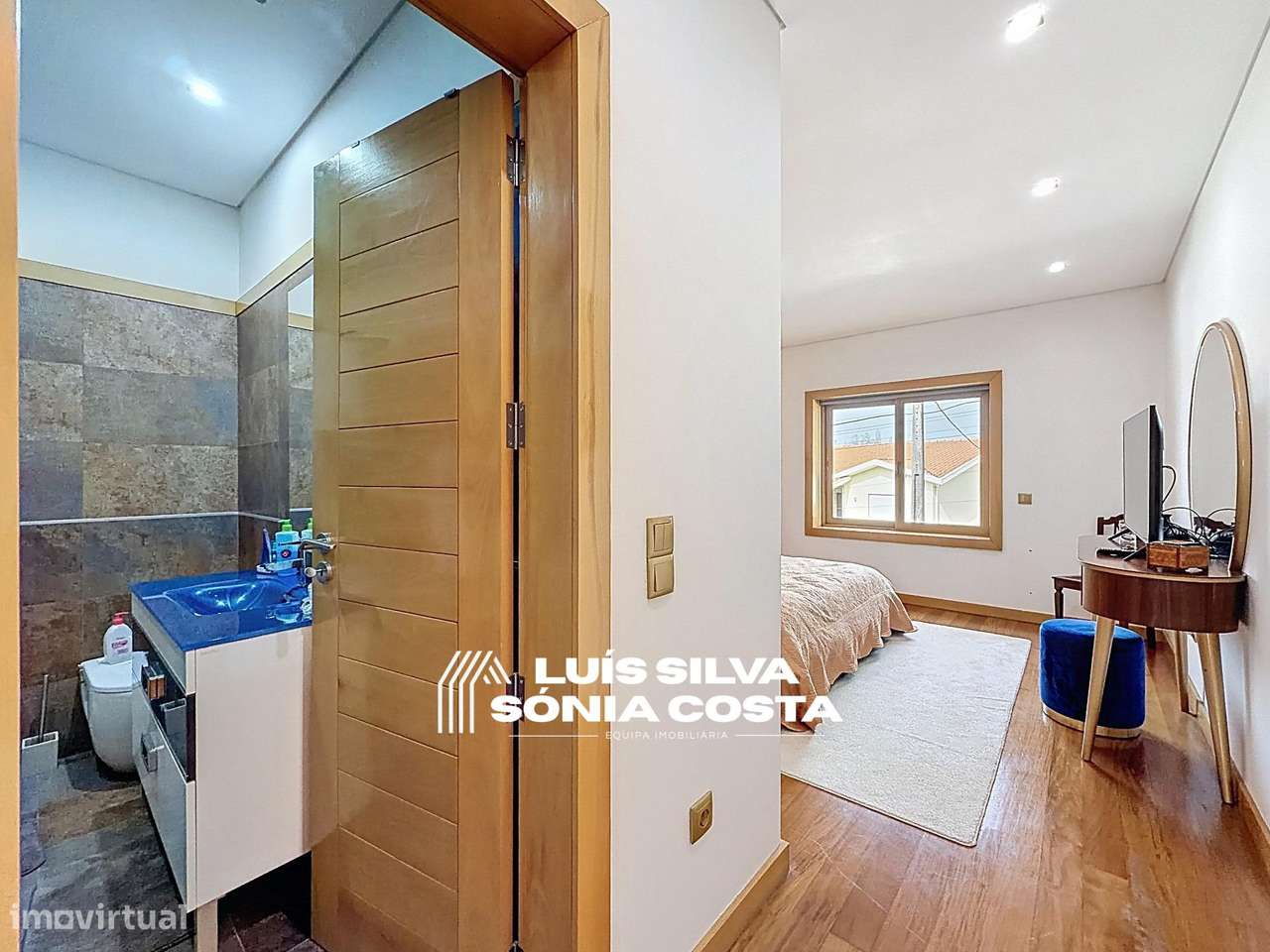 Moradia T4 Excelente Estado e Áreas | 2 Suites, Jacuzzi, Painéis...-26