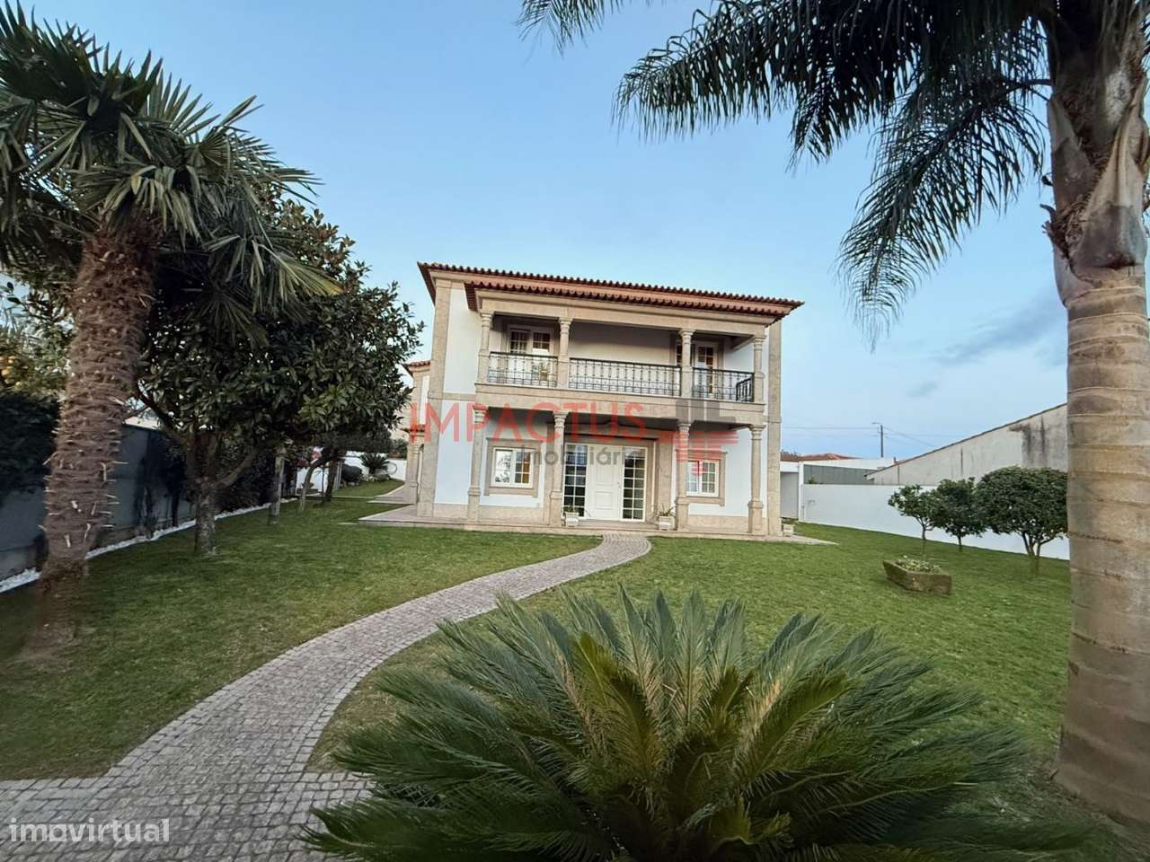 Imponente Moradia isolada com terreno de 1195m2 - Grande imagem: 5/58