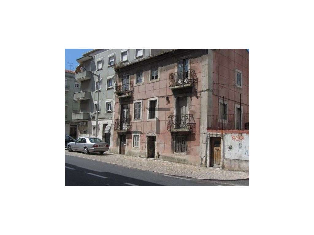 Prédio para Obras para Venda em Benfica, Lisboa - Grande imagem: 2/6