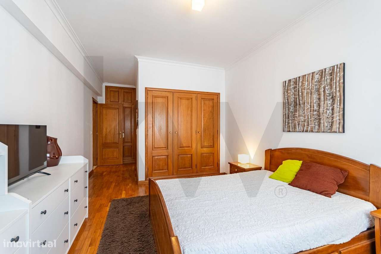 EXCELENTE T3 | PARCIALMENTE RENOVADO | QUINTA GRANDE - Av. dos Moinhos-15