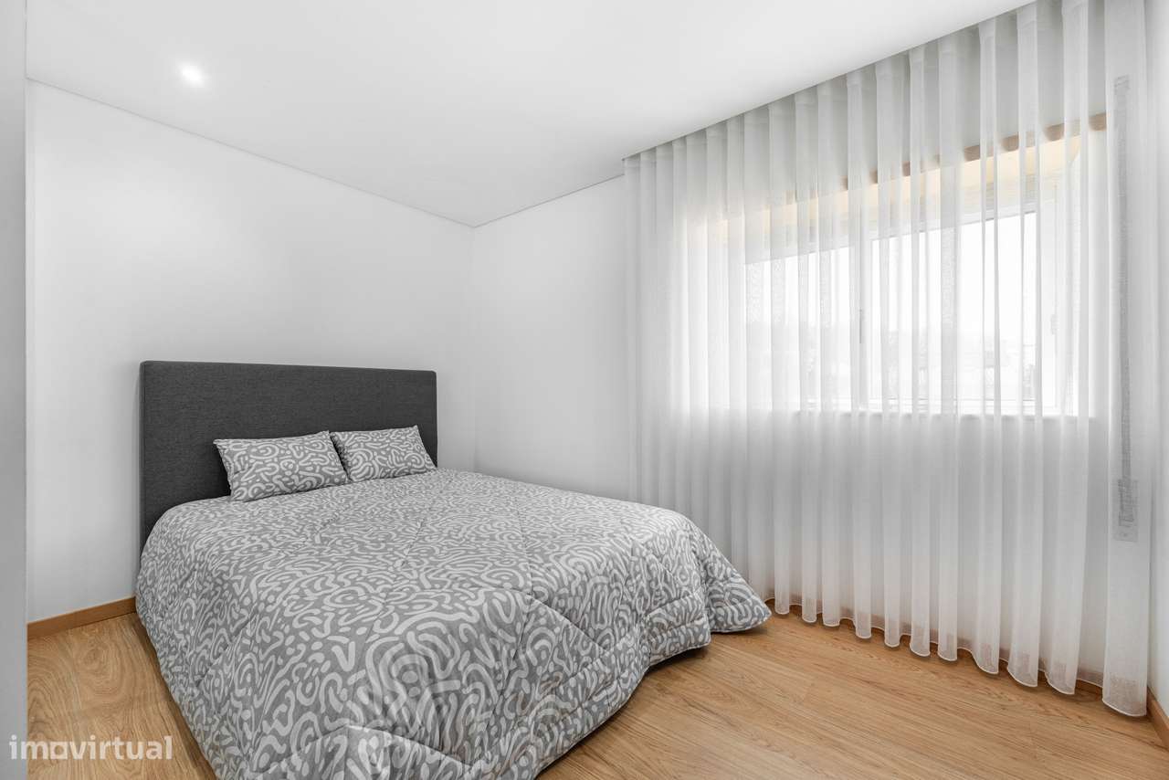 Apartamento T3 renovado no centro de Braga-10