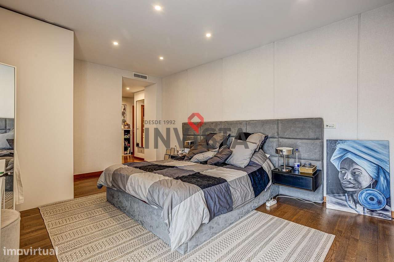 Apartamento T4 com 202,05m2 no Condomínio Fechado OMNIA IV-14