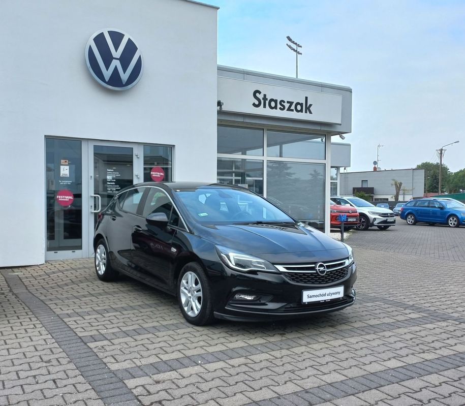 Staszak opel astra