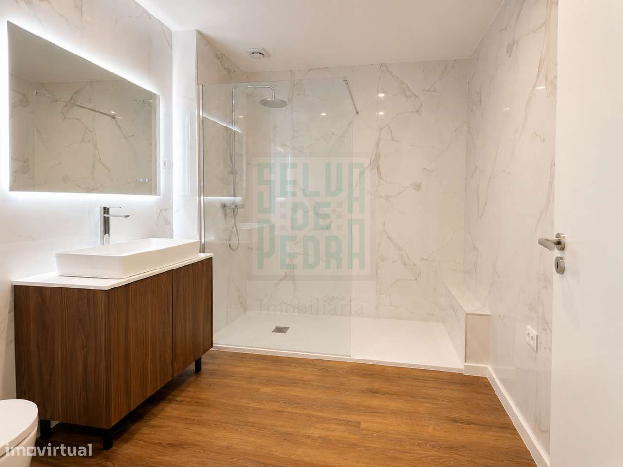 T2+1 Remodelado com 140m² em Paços de Ferreira-14