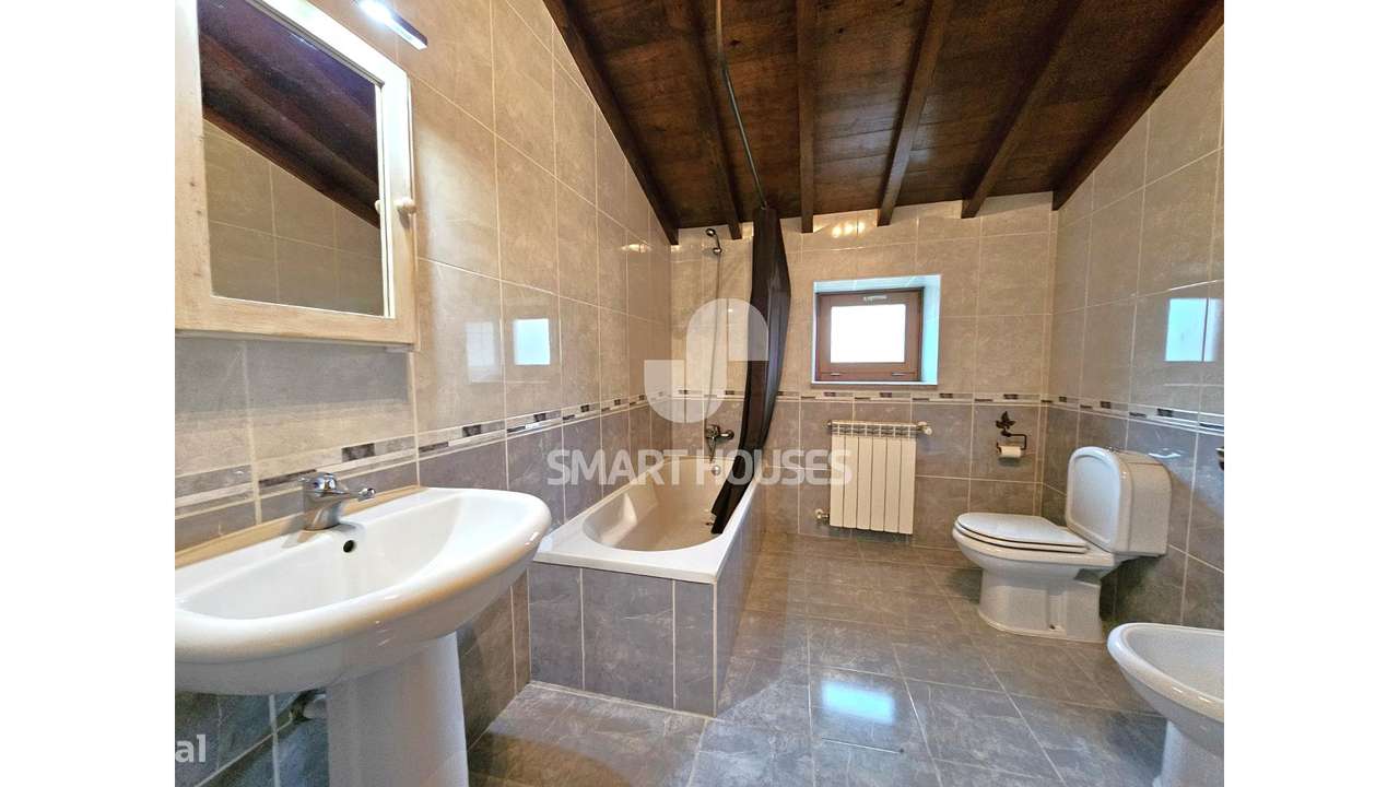 Moradia T3 Caratão c/ terreno junto rio-34