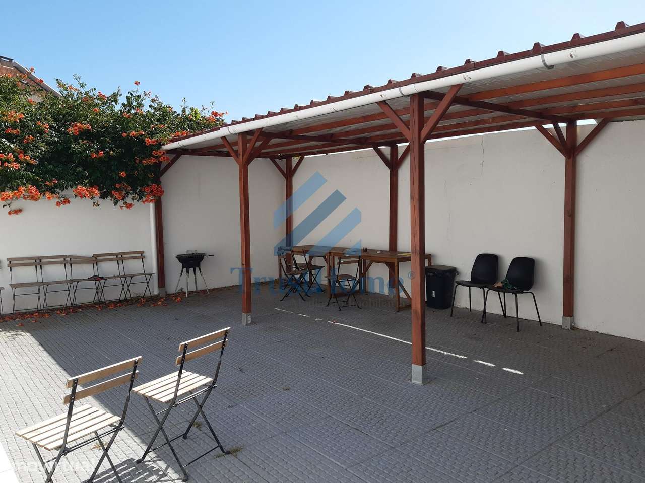 Conjunto de 2 Moradias remodeladas c/rendimento na Ajuda Lisboa - Grande imagem: 4/42