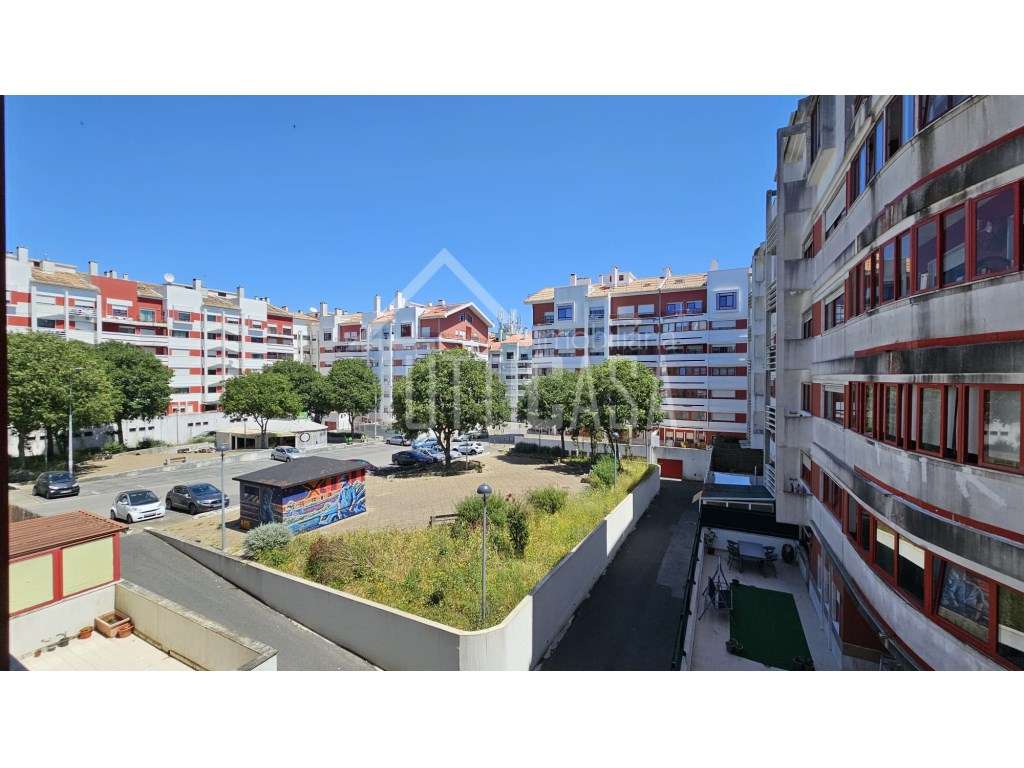 Apartamento T2 com elevador e parqueamento no Algueirão-15