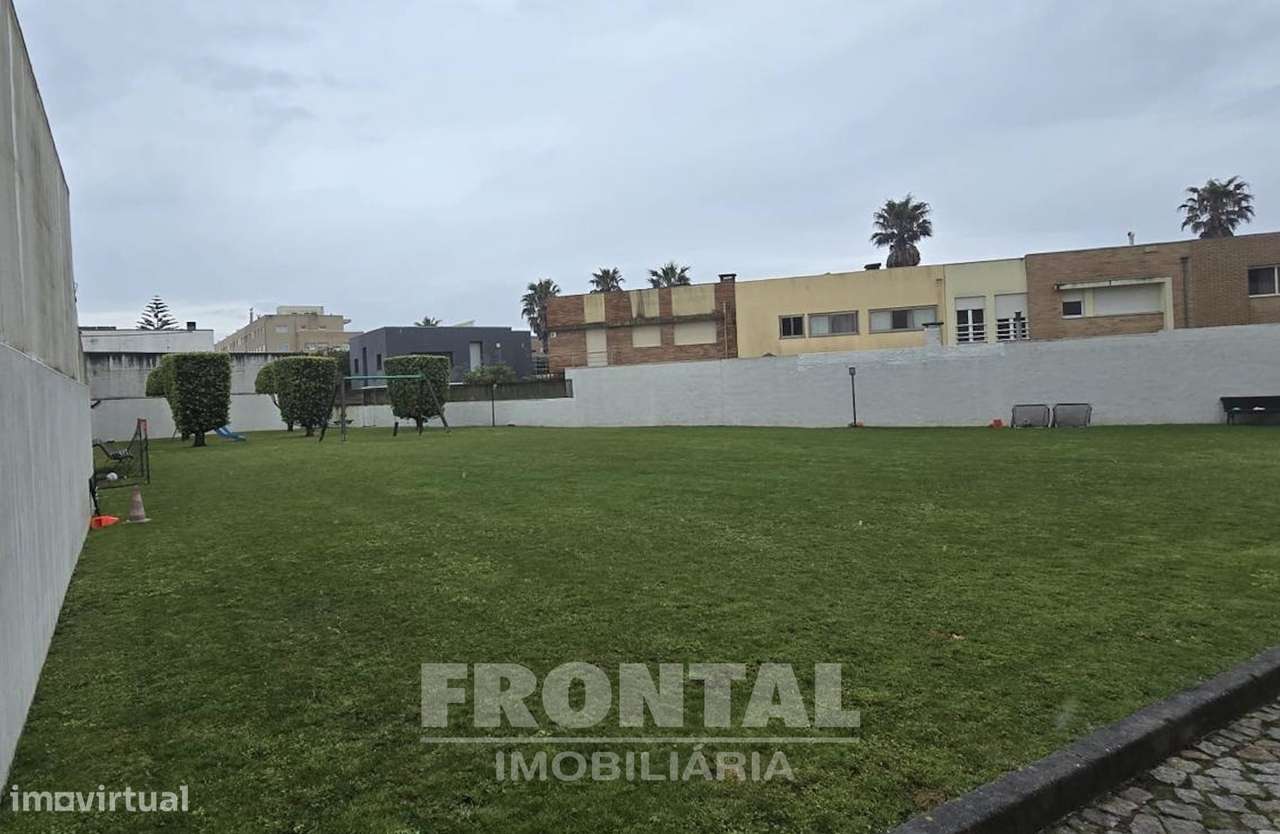 T3 Duplex em Condomínio Fechado com Piscina | Lavra, Matosinhos - Grande imagem: 2/38