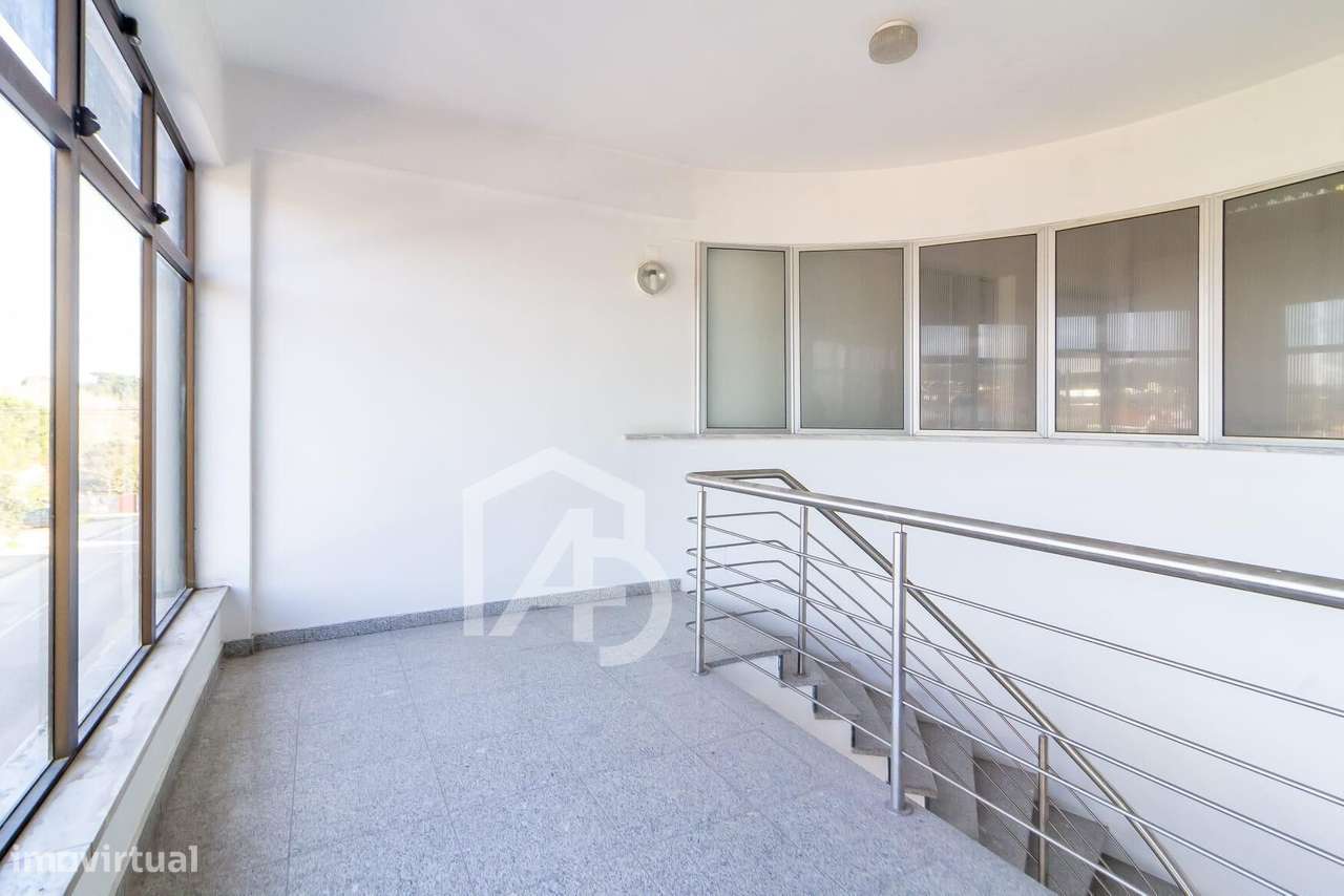 Prédio com potencial de reabilitação – Pernelhas, Leiria-16