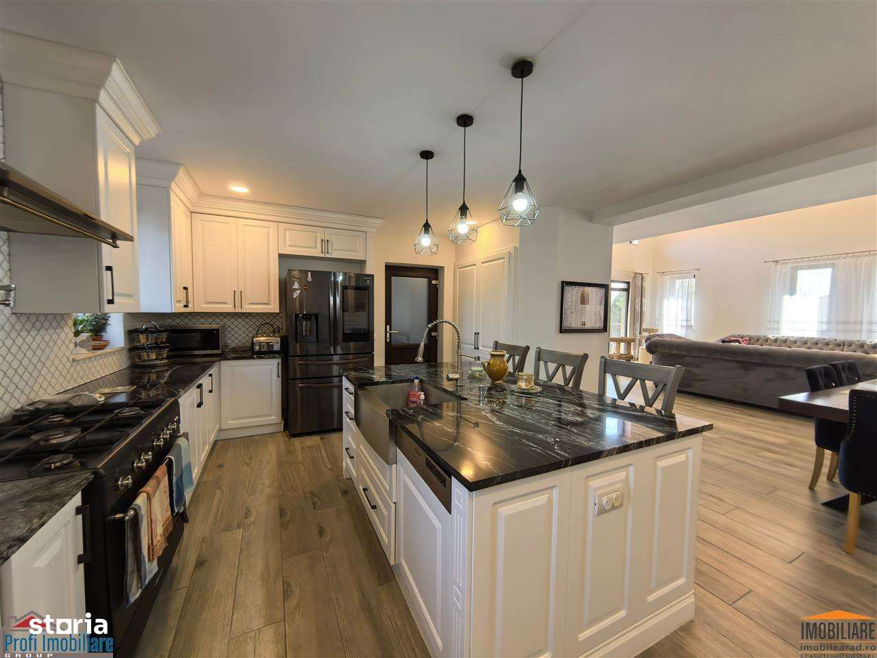 Vila impunatoare cu 6 camere spatioase in stil american - Imagine principală: 4/20