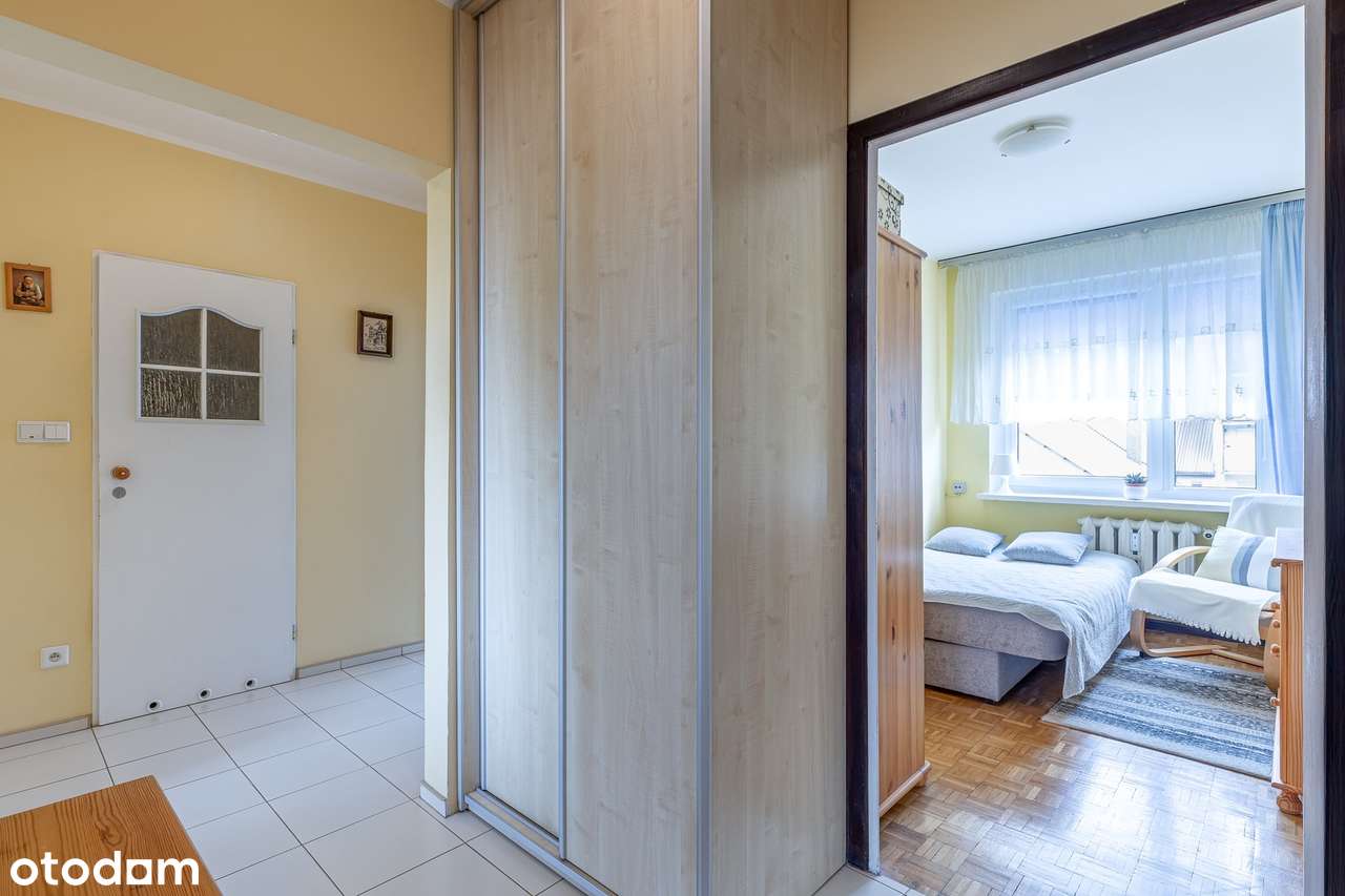 Czteropokojowe z balkonem, 4 min od plaży.-11