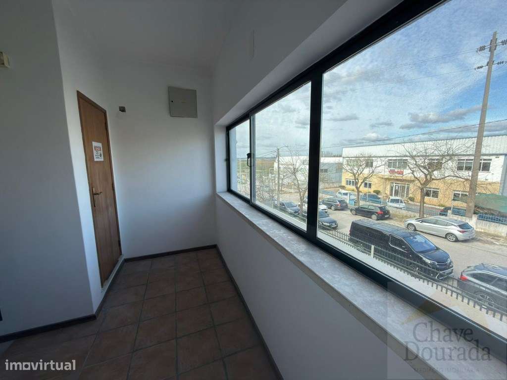 Dois armazéns - Taveiro - Grande imagem: 5/26