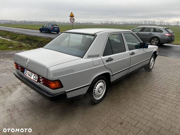 Mercedes-Benz W201 (190) - 9