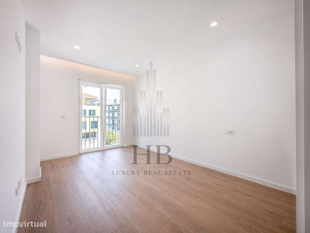 Apartamento T3 com varanda e vista Mar-26