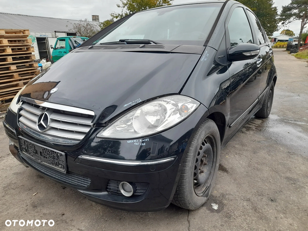 MERCEDES KLASA A W169 BŁOTNIK PRAWY PRZÓD PRZEDNI 160 - 15