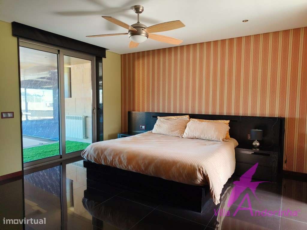 Moradia T5 de excelência a 5 minutos da praia-18