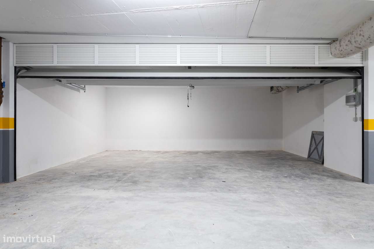 Apartamento T3 Novo a Estrear | 3 Suites | Vista Rio | Garagem Box | C-50