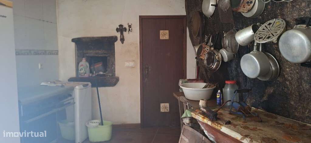 Quinta com moradia V2 / Terreno - Bouro Santa Marta - Grande imagem: 3/14