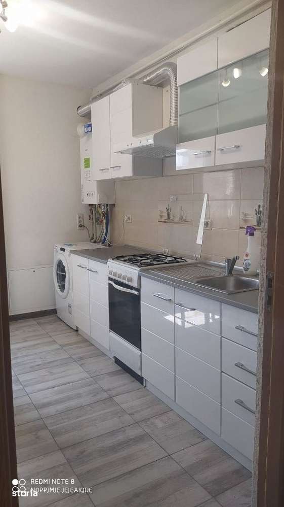 Inchiriez apartament cu 3 camere, bloc nou, centru! - Imagine principală: 2/9