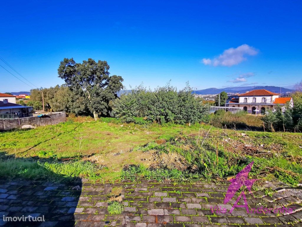 Terreno para construção em Darque com vista para a montan...